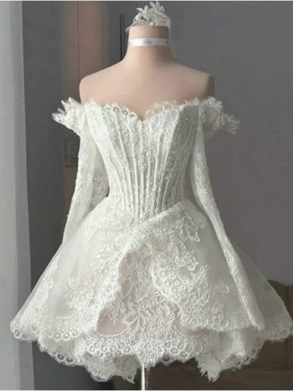 Elegant Off-Shoulder White Lace Short Dress
